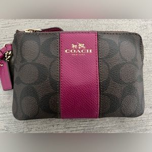 Corner Zip Wristlet In Signature Canvas